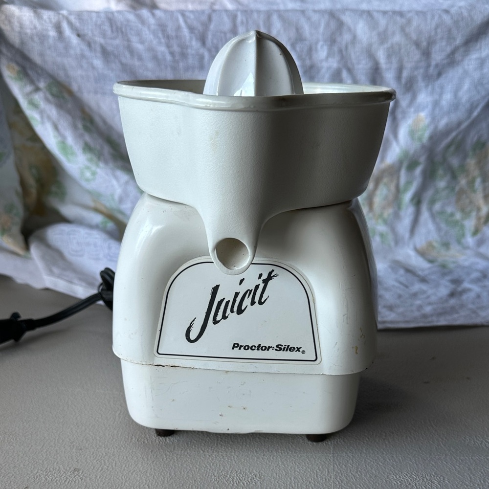 Vintage Proctor Silex Juicit Automatic Reamer